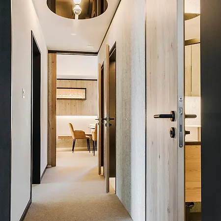 アパート Tinzenblick